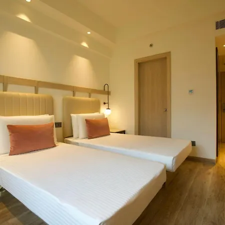 Lemon Tree Hotel, Delhi Airport-3