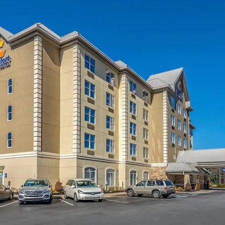 Comfort Inn & Suites Near Six Flags-3