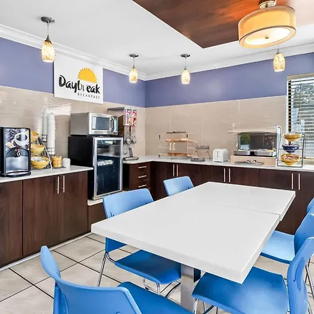 Days Inn By Wyndham Goose Creek-3