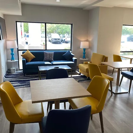 Comfort Inn & Suites Trussville I-59 Exit 141-2