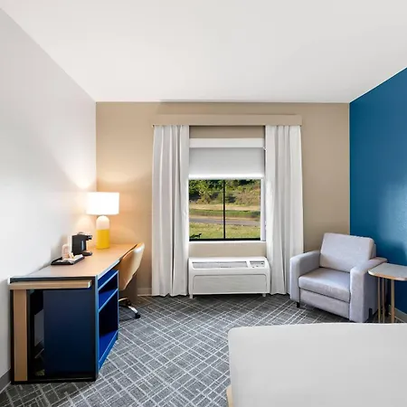 Comfort Inn & Suites Fort Smith I-540-2