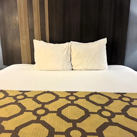 Baymont By Wyndham Tupelo-3