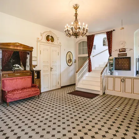 Hotel Schloss Grochwitz (garni)-3