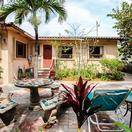 Bella Vista Garden Studio-2