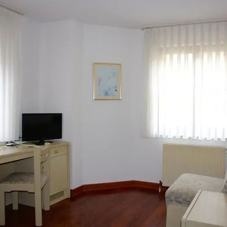 Hotel Blume Post-2