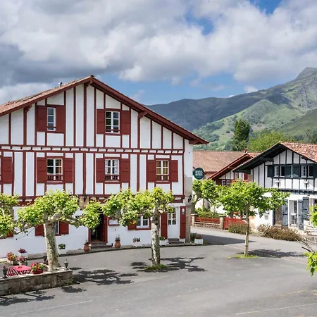 Logis Hôtel Baratxartea-2