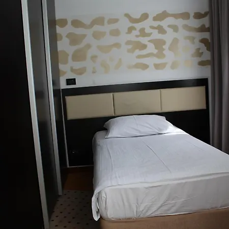 Hotel Diplomat-2