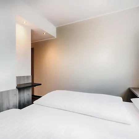 B&B Hotel Nuernberg-Plaerrer-3