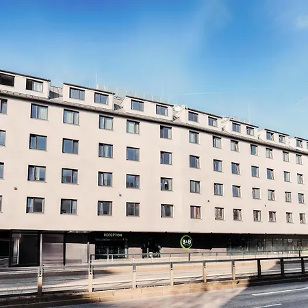B&B Hotel Nuernberg-Plaerrer-2