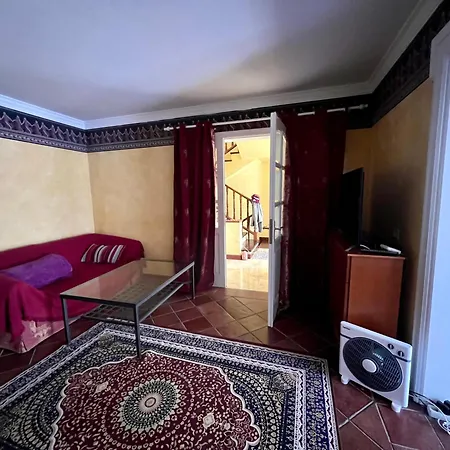 Flora B&B - Rooms in Privat Home Habitaciones en una casa privada-3