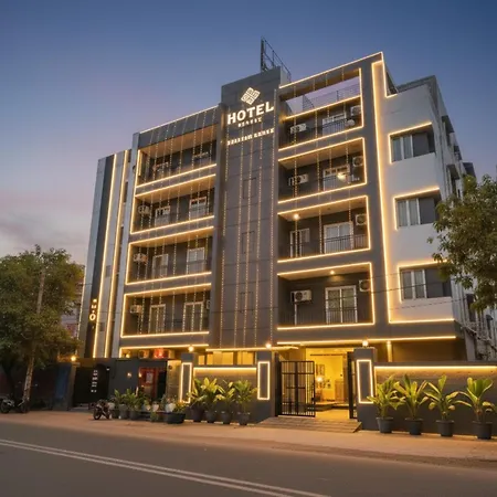 Fabhotel Roseman-3