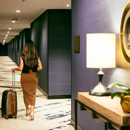 Sable At Navy Pier Chicago, Curio Collection By Hilton-3