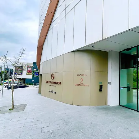 Skygarden Luxury Condo At The Glen By Live Local-3
