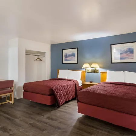 Rodeway Inn & Suites Sidney Historic Downtown I-80-2