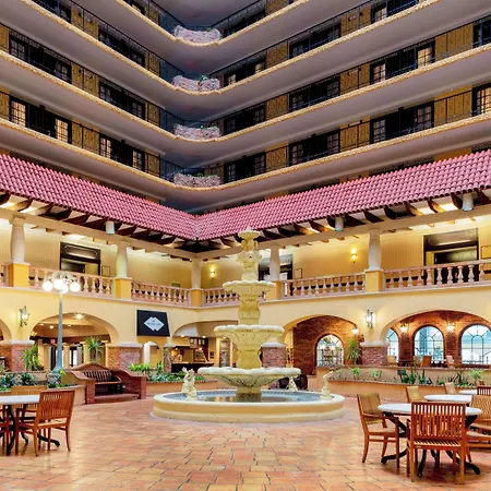 Embassy Suites By Hilton Kansas City Plaza-3