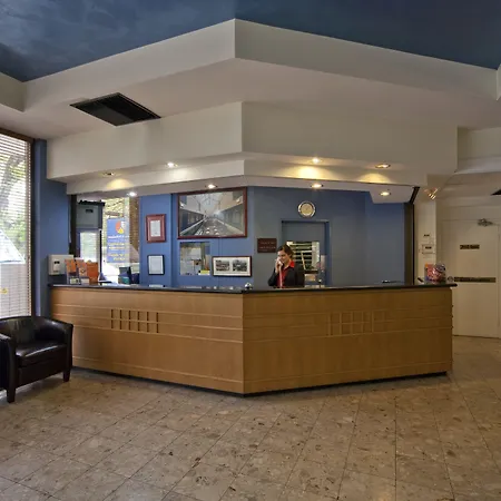 Madison Capital Executive Apartments-2
