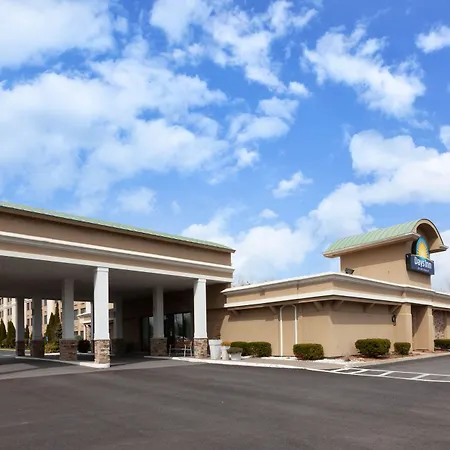 Days Inn By Wyndham Plattsburgh-2