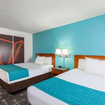 Howard Johnson By Wyndham National City/San Diego South-2