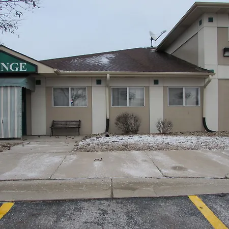 Quality Inn & Suites Omaha Chalco-3
