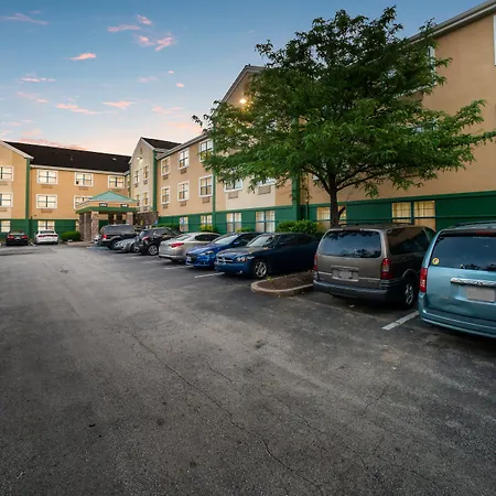 Hometowne Studios By Red Roof St. Louis - Airport/ N Lindbergh-3