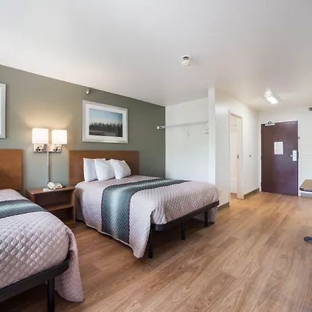 Hometowne Studios By Red Roof St. Louis - Airport/ N Lindbergh-2