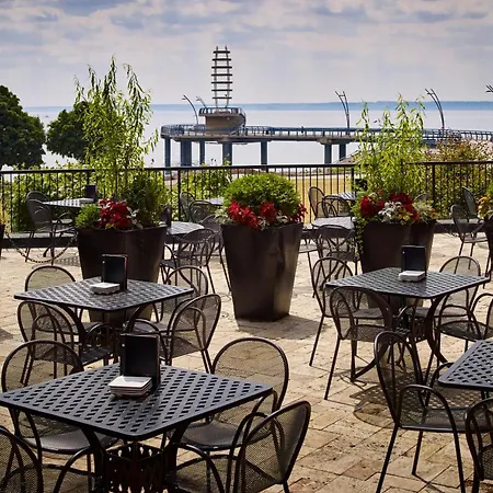 Waterfront Hotel Downtown Burlington-3