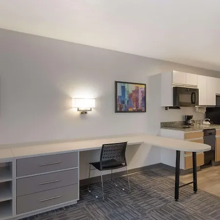 Mainstay Suites Omaha Old Mill-2