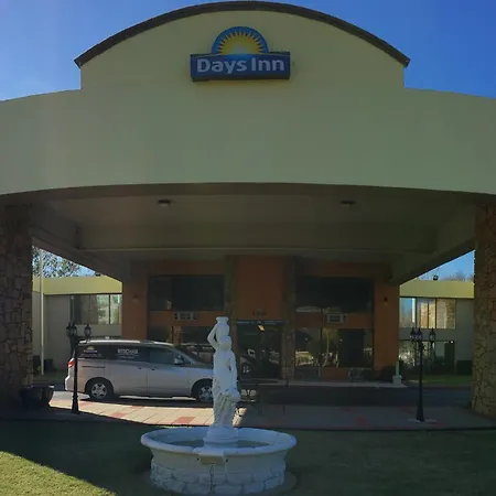 Days Inn By Wyndham Southern Hills/Oru-2