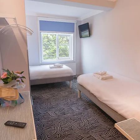 Victoria Inn London-3