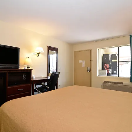 Quality Inn San Diego I-5 Naval Base-3