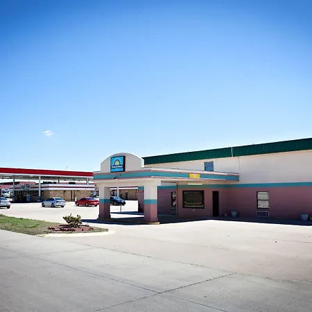 Days Inn By Wyndham Park City Kansas-3