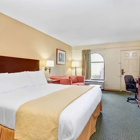 Days Inn & Suites By Wyndham Stockbridge Atlanta-3