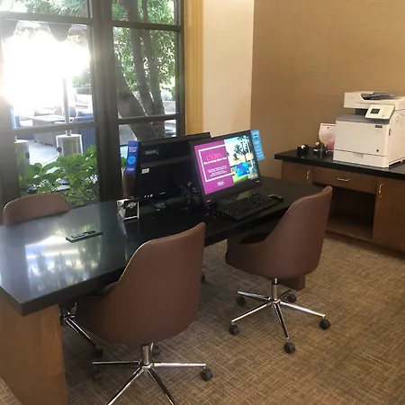 Doubletree By Hilton Claremont-2