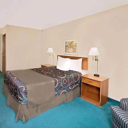 Days Inn By Wyndham Boonville-3