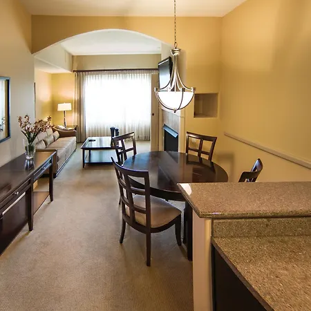 Lodge Of Four Seasons Golf Resort, Marina & Spa-3