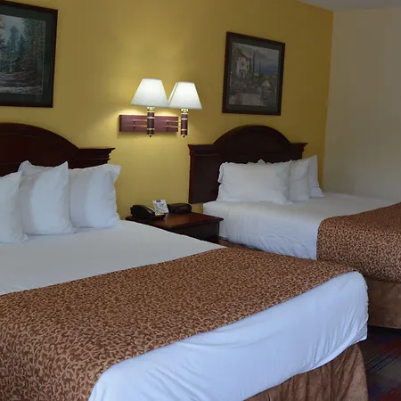 Travelodge By Wyndham Montgomery East-3