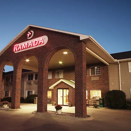 Ramada By Wyndham Spirit Lake/Okoboji-2