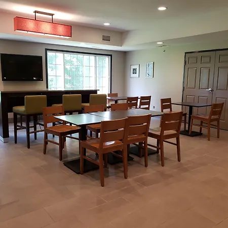 Country Inn & Suites By Radisson, Detroit Lakes-3