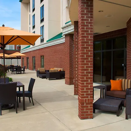 Courtyard By Marriott Bloomington-2