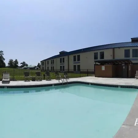 Days Inn & Suites By Wyndham Tahlequah-2