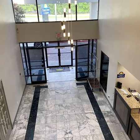 Days Inn & Suites By Wyndham Tahlequah-3