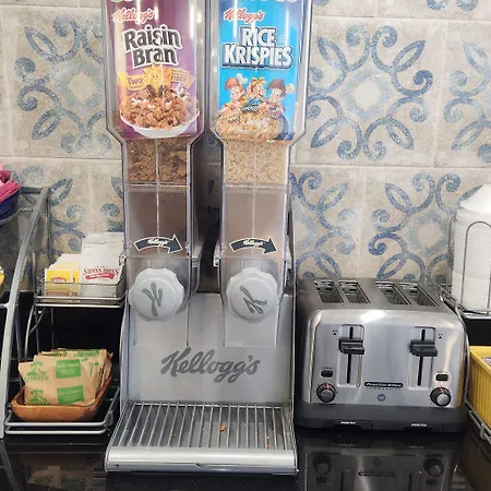 Days Inn By Wyndham Los Lunas-3