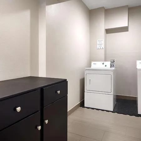 Best Western Plus Hardeeville Inn & Suites-2