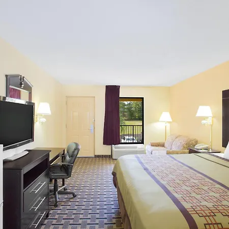 Days Inn By Wyndham Andalusia-3