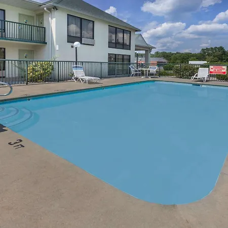 Days Inn By Wyndham Sanford-3