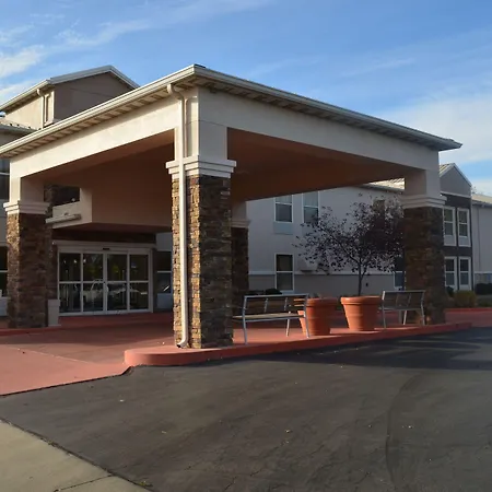 Comfort Inn & Suites Junction City - Near Fort Riley-3