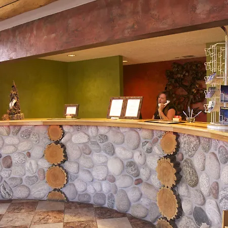 Gateway Inn And Suites-3