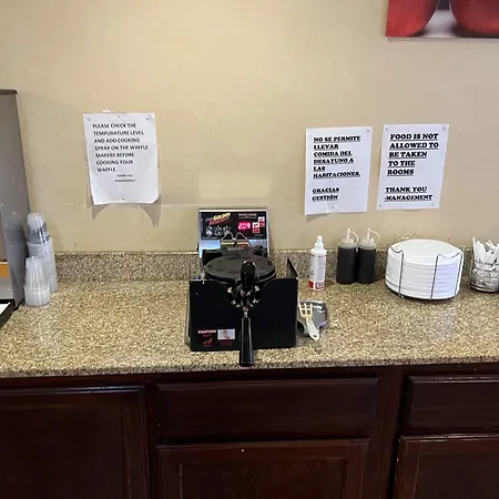 Americas Best Value Inn Pharr/Mcallen-3