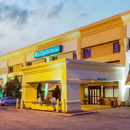 La Quinta Inn By Wyndham Milwaukee Airport / Oak Creek-3