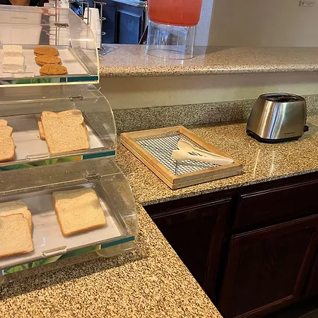 Americas Best Value Inn Pharr/Mcallen-2
